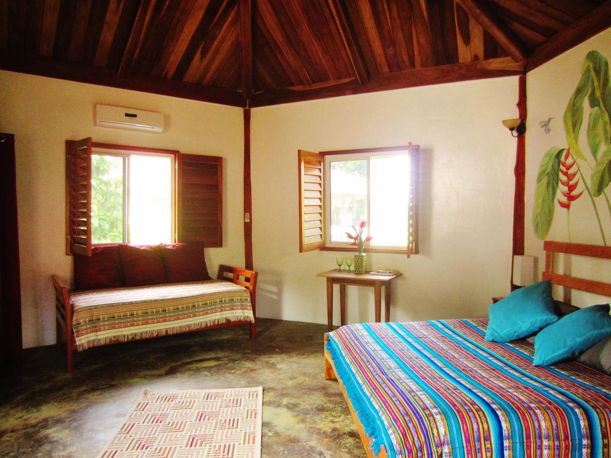 Casa Abundancyah B&B Bocas Town Exterior foto
